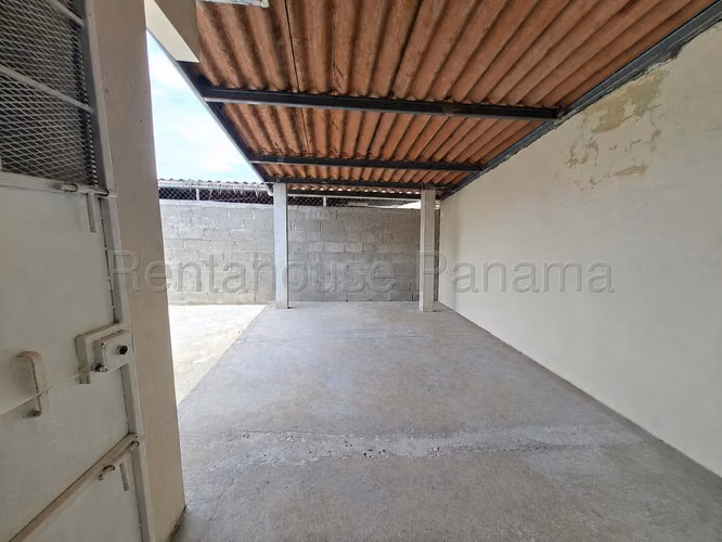 Se Alquila Casa en Tocumen DPA27-1429