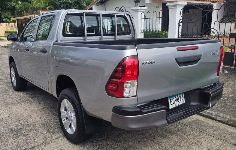 HILUX 2023 4X4   EN 23,495 al CRÉDITO o al contado.... - Imagen 6