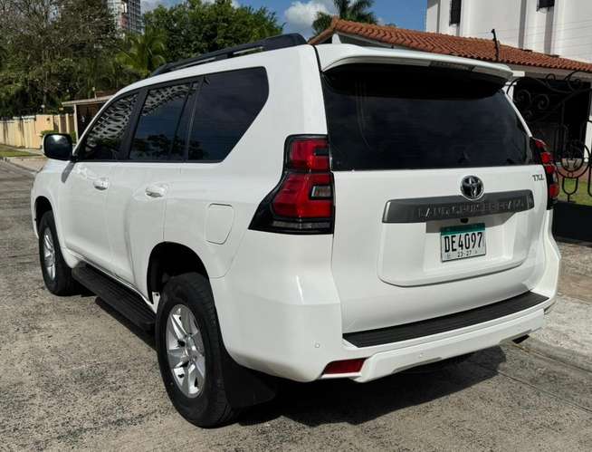 PRADO 2023 AUTOMATICO EN 48,495  al Crédito o al  Contado.... - Imagen 6