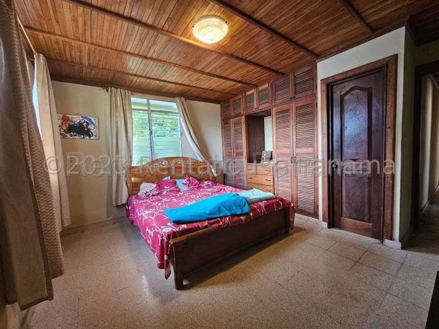 VENTA DE CASA DE 2 NIVELES 375MTS EN EL BOSQUE