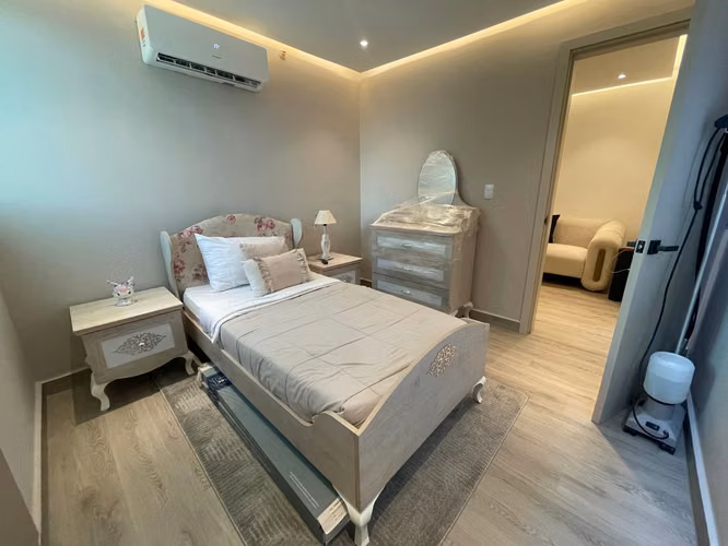 VENTA DE APARTAMENTO REMODELADO // AMOBLADO // VIA ESPAÑA 