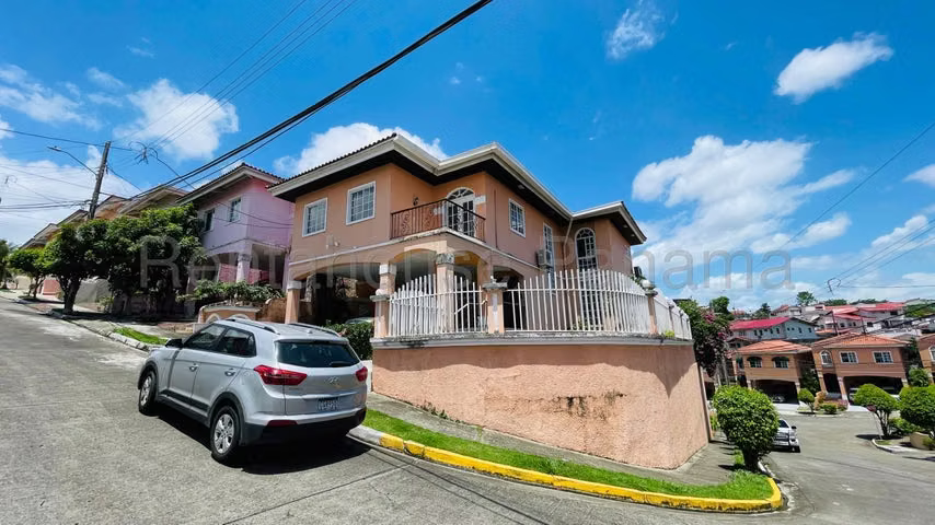 SE VENDE ESPECTACULAR CASA CON PISCINA EN EL BOSQUE - Imagen 17