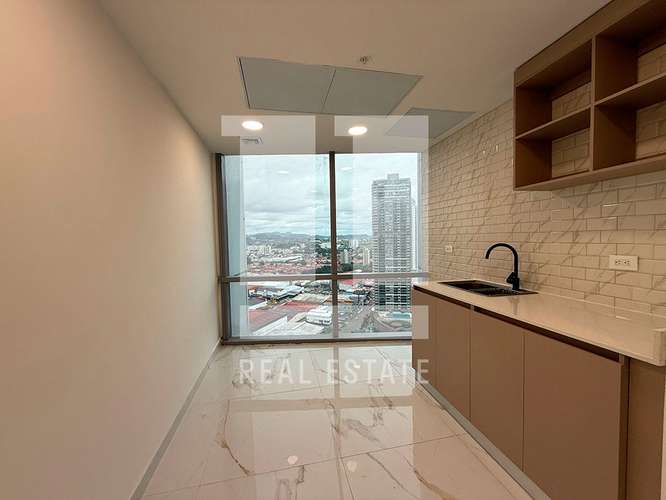 Se Alquila Oficina de 122m2 en Financial Park - Imagen 14