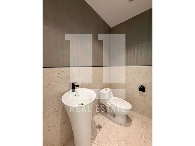 Se Alquila Oficina de 122m2 en Financial Park - Imagen 15