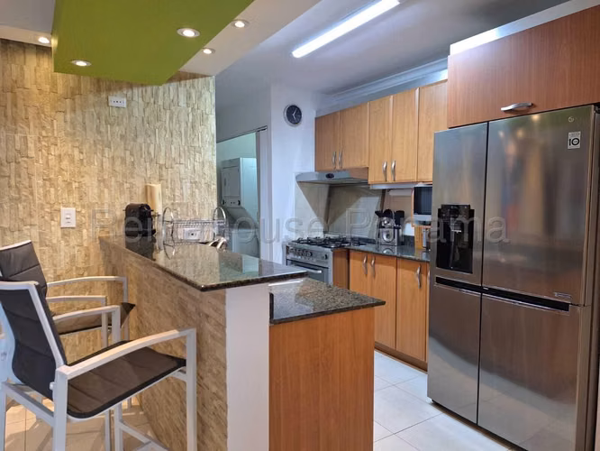 Alquiler apartamento amoblado en PH Terrazas del Pacific, San Francisco - 3 recámaras con baño | VIK-27-2709
