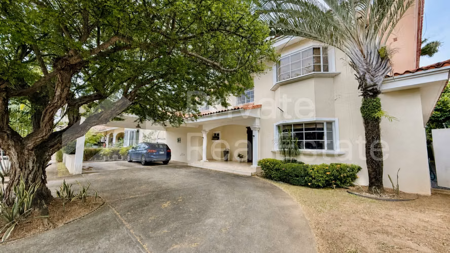 Se Vende o Se Alquila casa en Costa Serena Costa del este