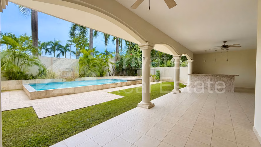 Se Vende o Se Alquila casa en Costa Serena Costa del este