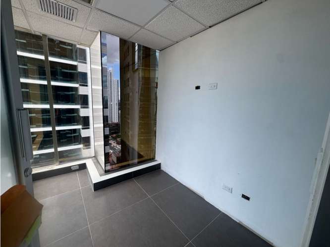 Oficina amplia para alquiler | Twist Tower, Obarrio. - Imagen 8