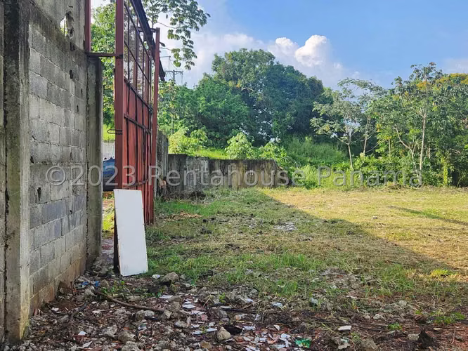 Vendo Terreno de 1,794m2 en Pueblo Nuevo 26-7600SRZ