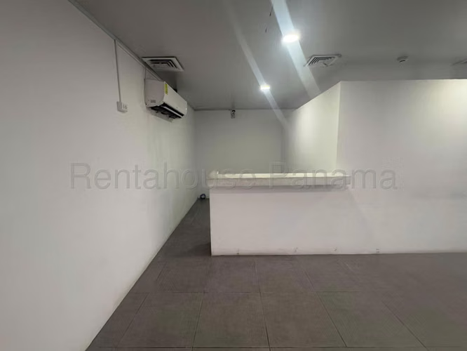 Vendo Local Comercial de 443m2 en Parque Lefevre Panama V Business 26-3250SRZ