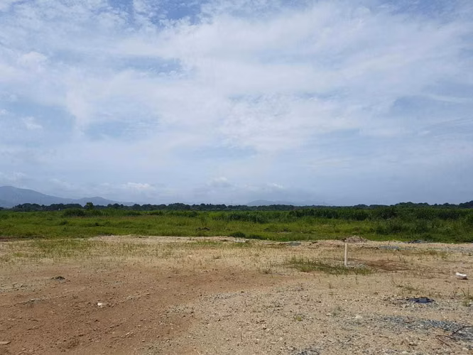 Vendo Terreno de 6,068.78m2 en Tocumen Felipillo 20-7634SRZ