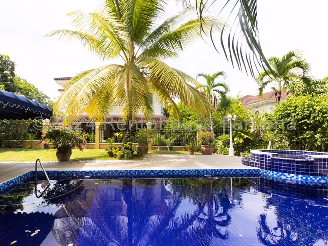 Casa en Venta Ancon Panama 26LRL342