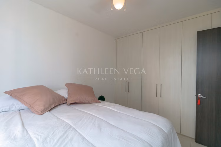 Apartamento Duplex Amoblado de 2 recámaras en PH Castellammare - Imagen 11