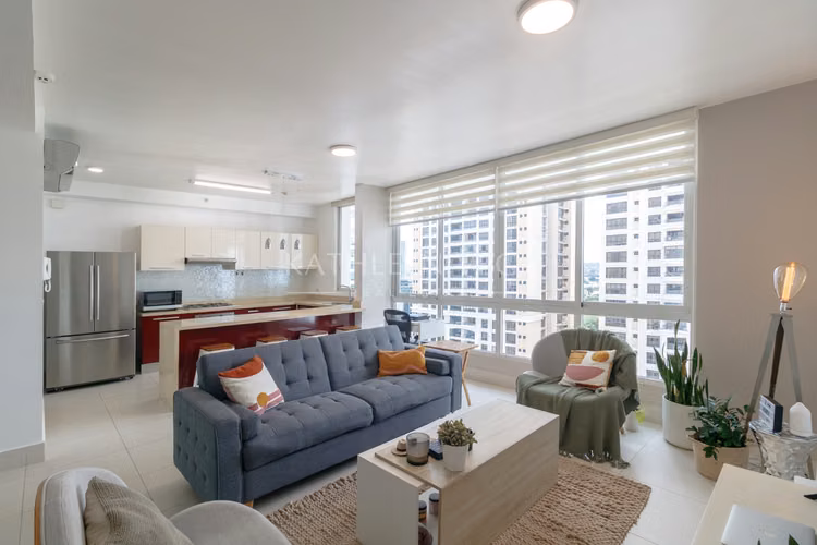 Apartamento Duplex Amoblado de 2 recámaras en PH Castellammare