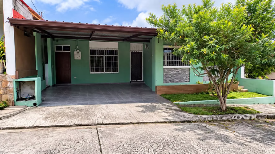 CASA EN VENTA | COLONIA LAS LOMAS – VILLA LUCRE