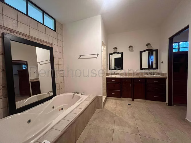  Alquiler de Casa en Albrook 27MGO1285