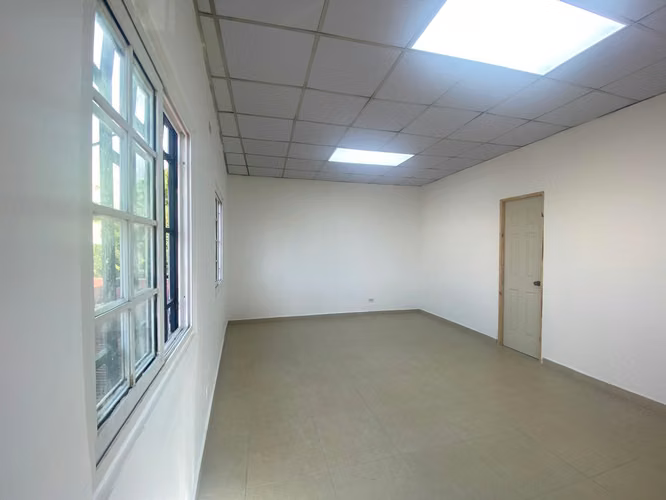 Se Alquila Local Comercial en El Ingenio - 98 m² - Imagen 12