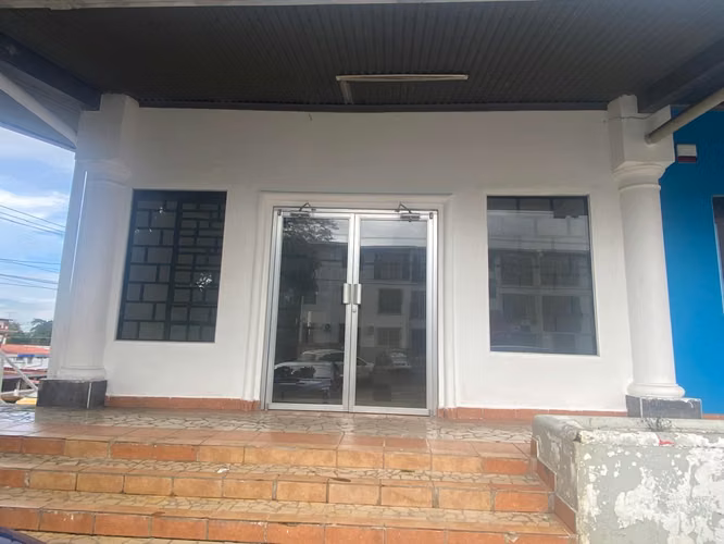 Se Alquila Local Comercial en El Ingenio - 98 m²