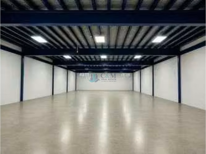 VENTA Y ALQUILER DE BODEGA FRANCE FIELD ZONA LIBRE REMODELADA VV