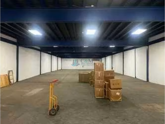 VENTA Y ALQUILER DE BODEGA FRANCE FIELD ZONA LIBRE REMODELADA VV