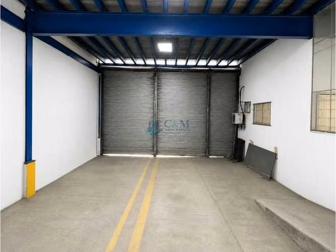 VENTA Y ALQUILER DE BODEGA FRANCE FIELD ZONA LIBRE REMODELADA VV