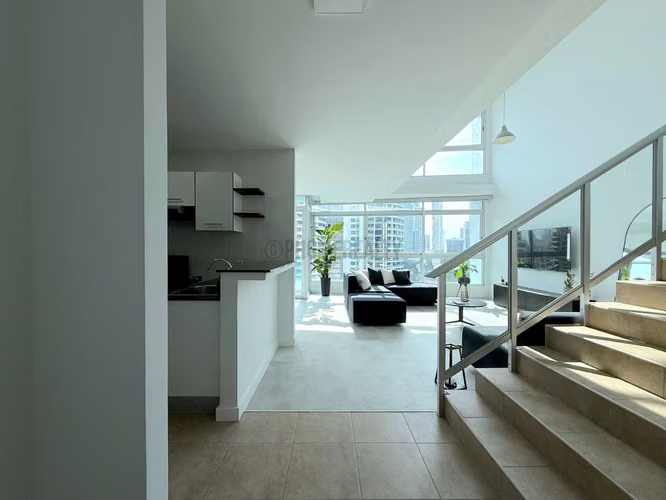 Exclusivo y espacioso LOFT en alquiler ubicado en Avenida Balboa - Imagen 2