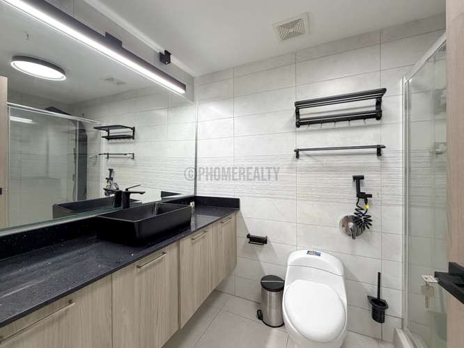 Apartamento Amoblado de 2 Recámaras en Alquiler en Transístmica con Vista a la Ciudad