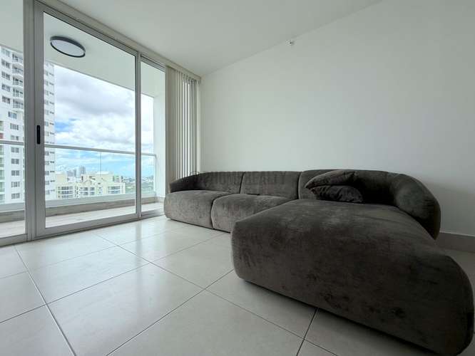 Apartamento Amoblado de 2 Recámaras en Alquiler en Transístmica con Vista a la Ciudad