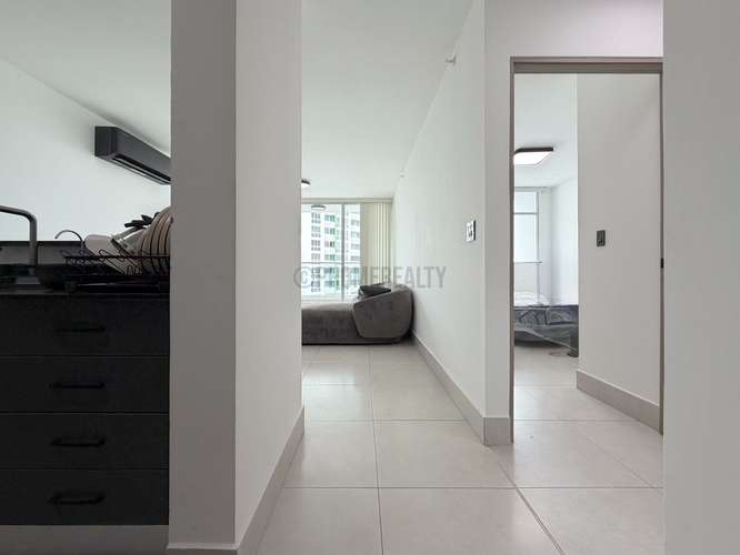 Apartamento Amoblado de 2 Recámaras en Alquiler en Transístmica con Vista a la Ciudad