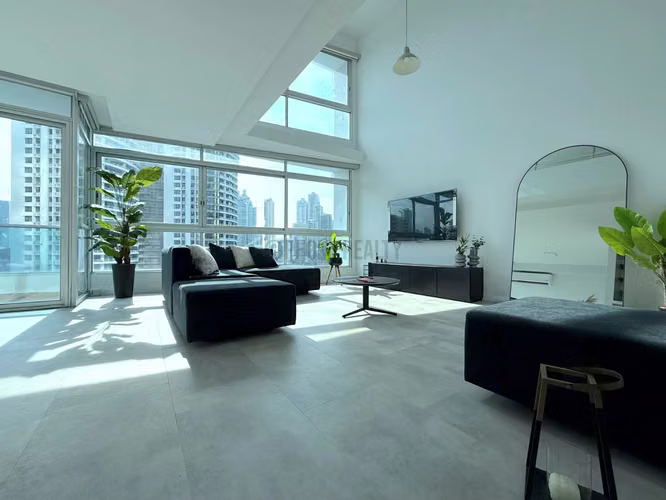 Exclusivo y espacioso LOFT en alquiler ubicado en Avenida Balboa