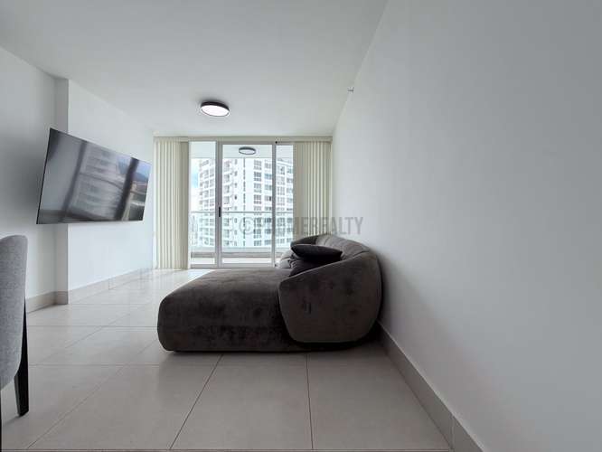 Apartamento Amoblado de 2 Recámaras en Alquiler en Transístmica con Vista a la Ciudad