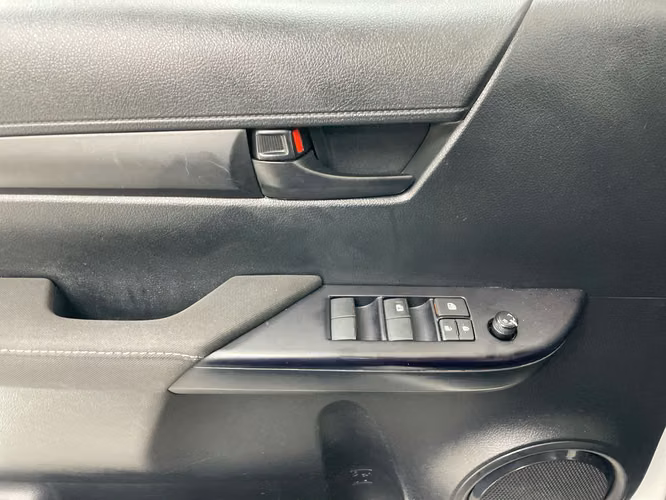 TOYOTA HILUX - 2024 - PPHX - Automarket - Imagen 4
