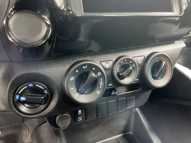 TOYOTA HILUX - 2024 - PPHX - Automarket - Imagen 9