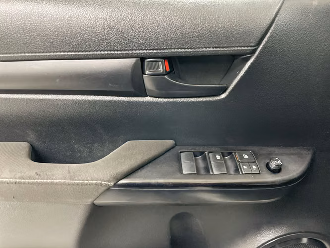 TOYOTA HILUX - 2025 - PPHX - Automarket - Imagen 4
