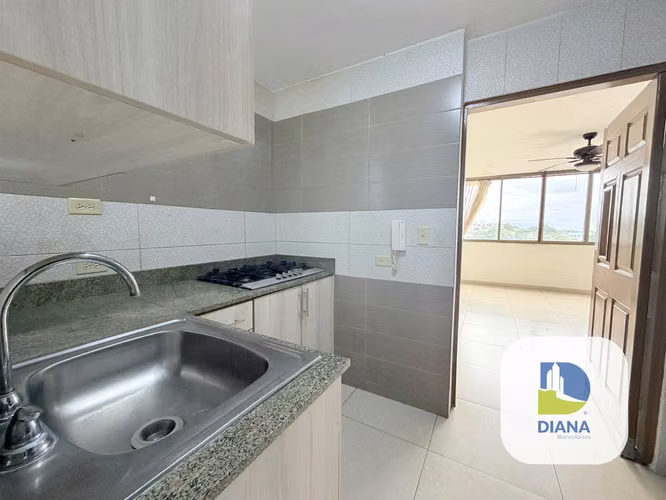 Alquiler de apartamento en Altos de Santa Maria  - Imagen 5
