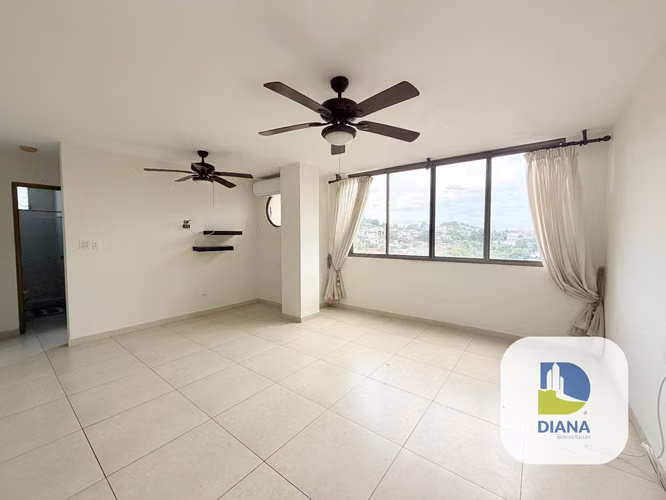 Alquiler de apartamento en Altos de Santa Maria  - Imagen 1