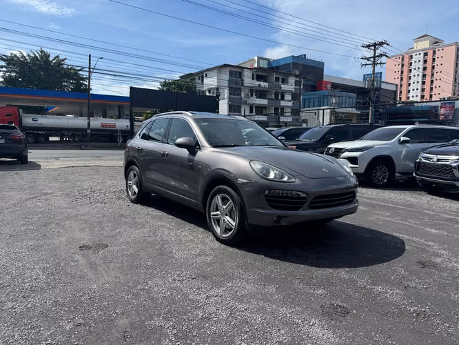 PORSCHE CAYENNE 2012
