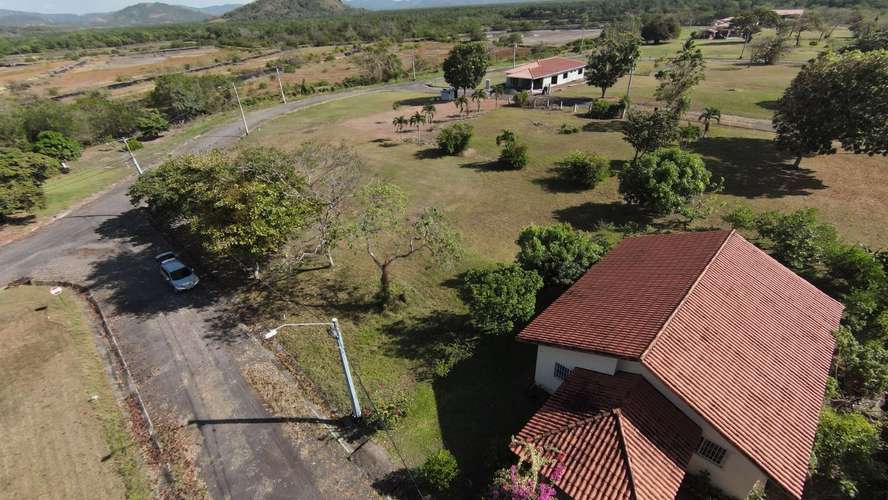 SE VENDE TERRENO PRIVADO EN CHAME - 700 m² - Imagen 3