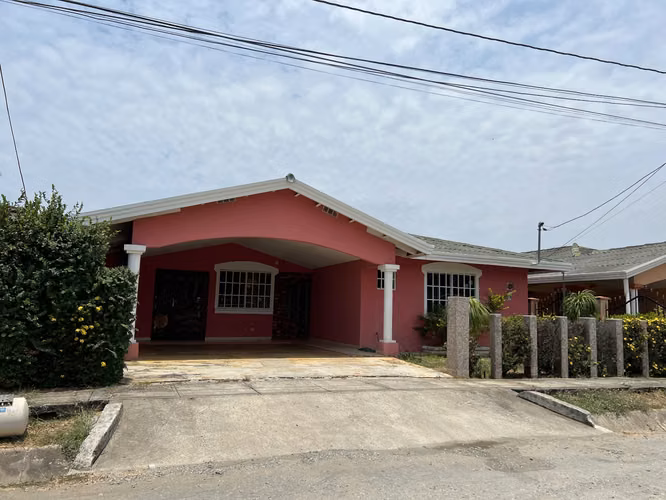 GRAN OPORTUNIDAD DE REMATE | CASA EN GUARARÉ A 9 MIN DE LAS TABLAS | DESDE B/.92,950.83
