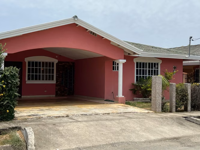 GRAN OPORTUNIDAD DE REMATE | CASA EN GUARARÉ A 9 MIN DE LAS TABLAS | DESDE B/.92,950.83