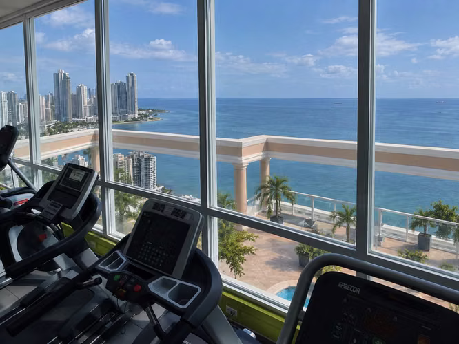 Vista del Mar: Apartamento de 1 Recámara con Vista a la Bahía en Avenida Balboa - Imagen 10