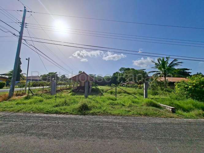 Se Vende Terreno en Las Lajas DPA27-509