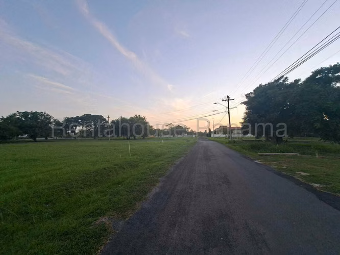 Se Vende Terreno en Coronado DPA26-9093