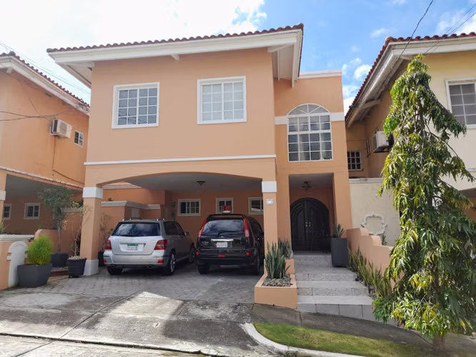 Venta de Casa en El Bosque DCD27-329