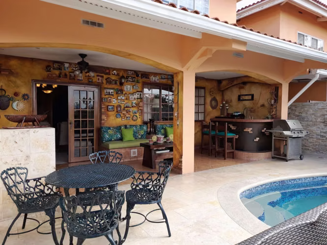 Venta de Casa en El Bosque DCD27-329