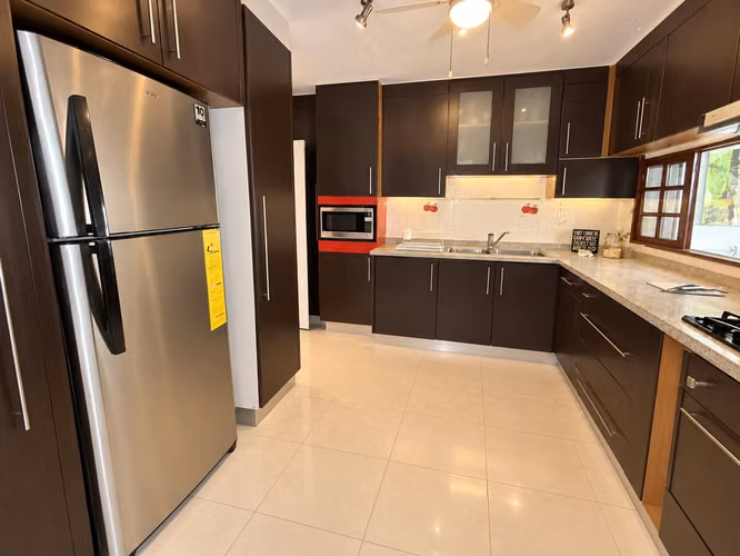  OPORTUNIDAD DE ALQUILER | ELEGANTE Y AMPLIO APARTAMENTO EN OBARRIO
