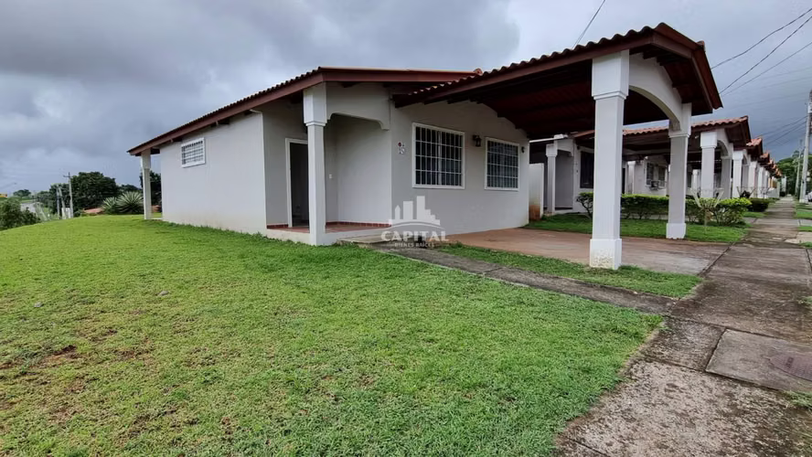 CASA ESQUINA EN VENTA BRISAS DEL GOLF - ARRAIJAN