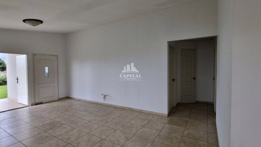 CASA ESQUINA EN VENTA BRISAS DEL GOLF - ARRAIJAN