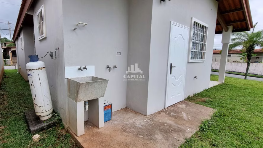 CASA ESQUINA EN VENTA BRISAS DEL GOLF - ARRAIJAN