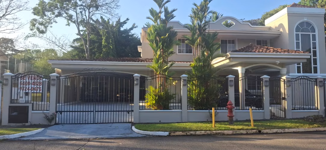VENTA DE CASA AREA REVERTIDA